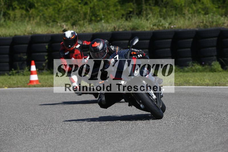 /Archiv-2024/29 12.06.2024 MOTO.CH Track Day ADR/Gruppe gelb/37